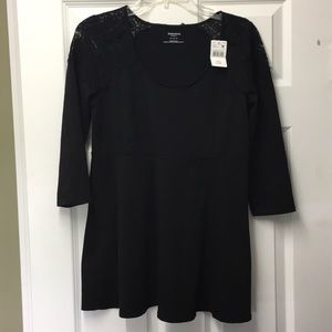 Black maternity shirt new with tags. Size medium.